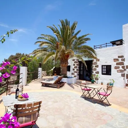 Junior /bb, Wifi, Piscina Y Terraza Con Vista En Yaiza