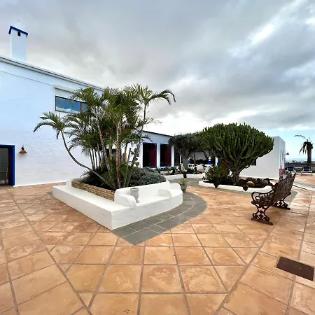 Apartment Junior /bb, Wifi, Piscina Y Terraza Con Vista En Yaiza *