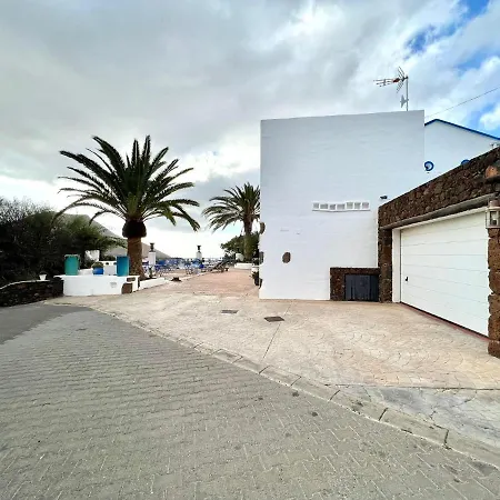 Junior /bb, Wifi, Piscina Y Terraza Con Vista En Yaiza *